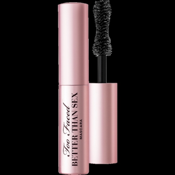 TOO FACED ONE HOT MAMA MAKEUP SET - Picture 2 of 5